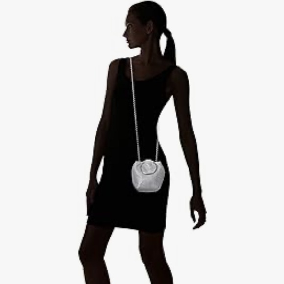Jessica McClintock Womens Gwen Ball Mesh Ring Wristlet Pouch Clutch in Silver - Picture 9 of 9